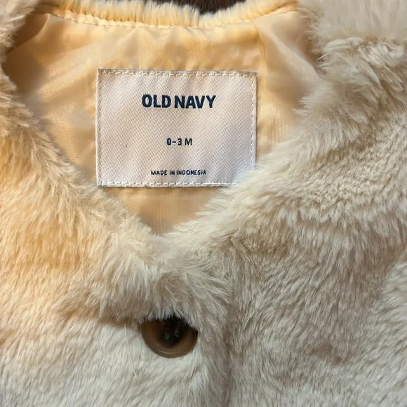 Old Navy Faux Fur Vest - Picture 3 of 3
